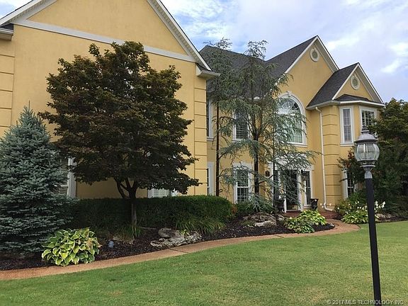 2nd image of 24 River Oaks