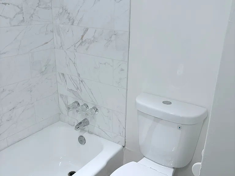 2627 Madison Ave — Photo 14