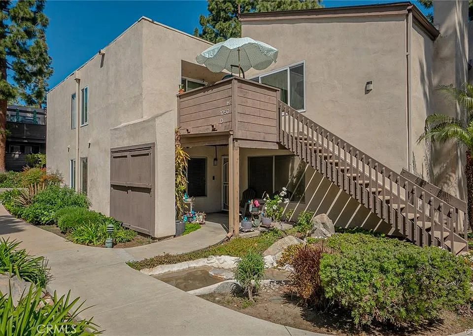 1250 Cabrillo Park Dr