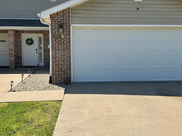 1210 S 39th St, Saint Joseph, MO 64507