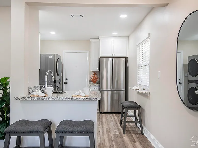 3081 N 16th Ave — Photo 5
