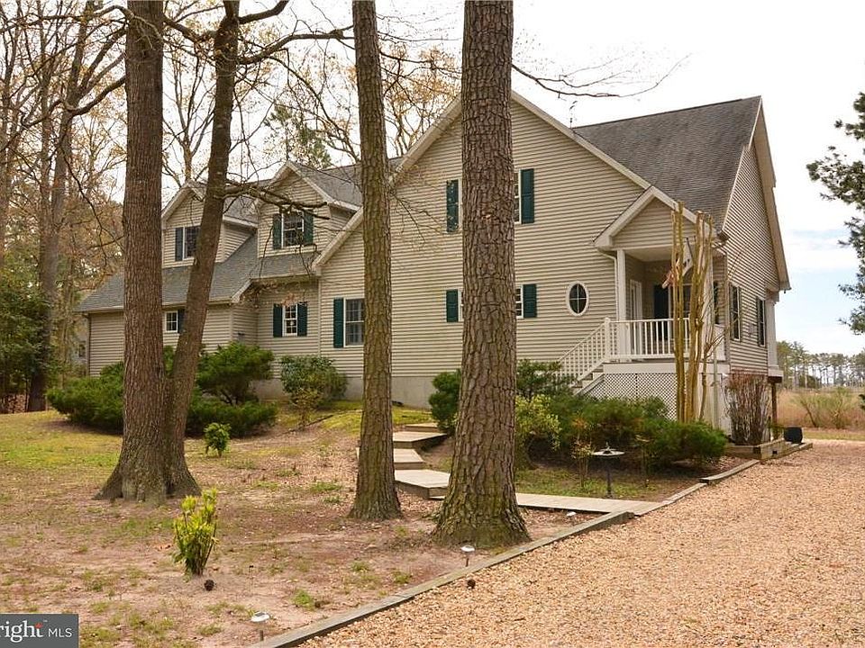 1st image of 107 London Cir S