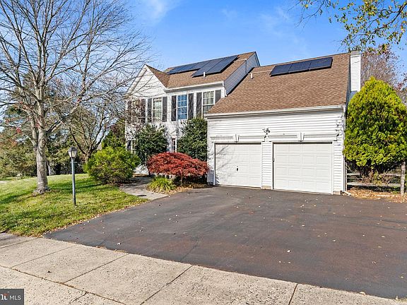 3rd image of 205 Green Bank Way