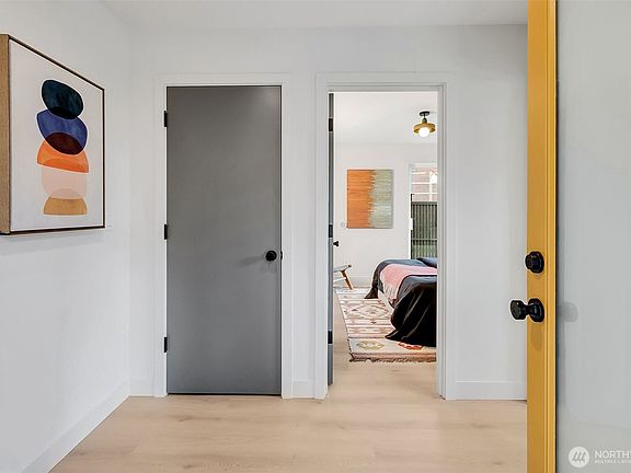 4th image of 4409 B S Holly Street
