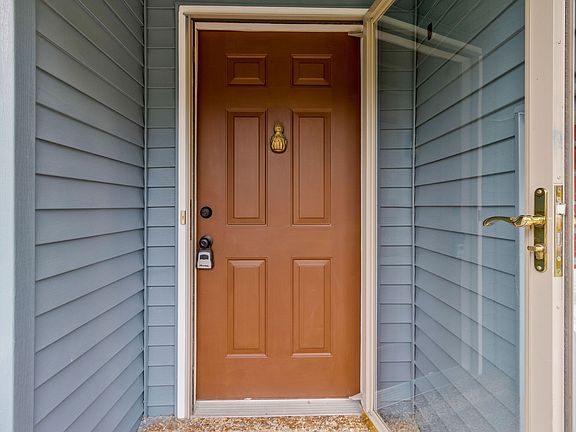 4th image of 3405 Country Ridge Dr
