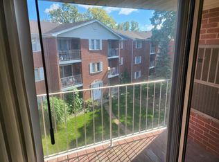 386 Oak Trails Rd APT 302, Des Plaines, IL 60016