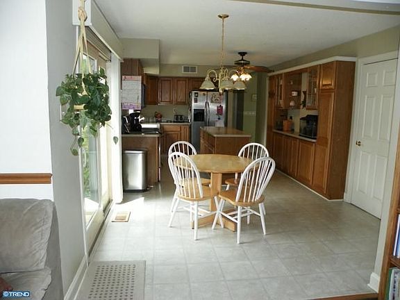 3rd image of 3186 Brentwood Dr