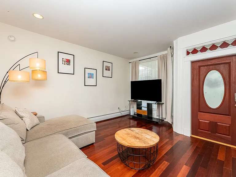 301 Richards Ave — Photo 5