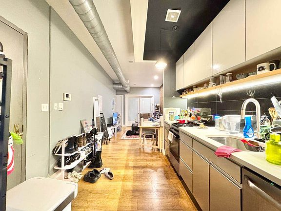 4th image of 578 Union St APT 4A