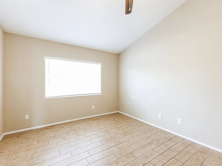 10801 W Wagon Wheel Dr — Photo 10
