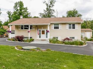 20 Dosoris Ln, Putnam Valley, NY 10579