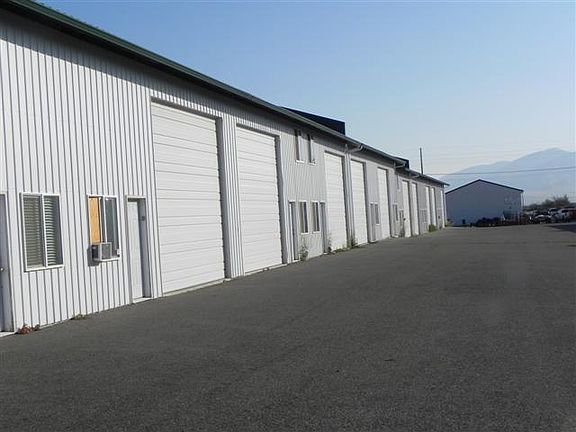 3rd image of 170 Andrea Dr