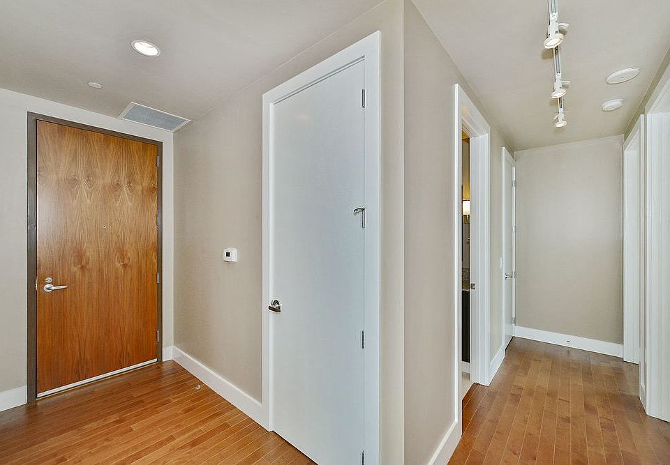 1st image of 600 E Market St