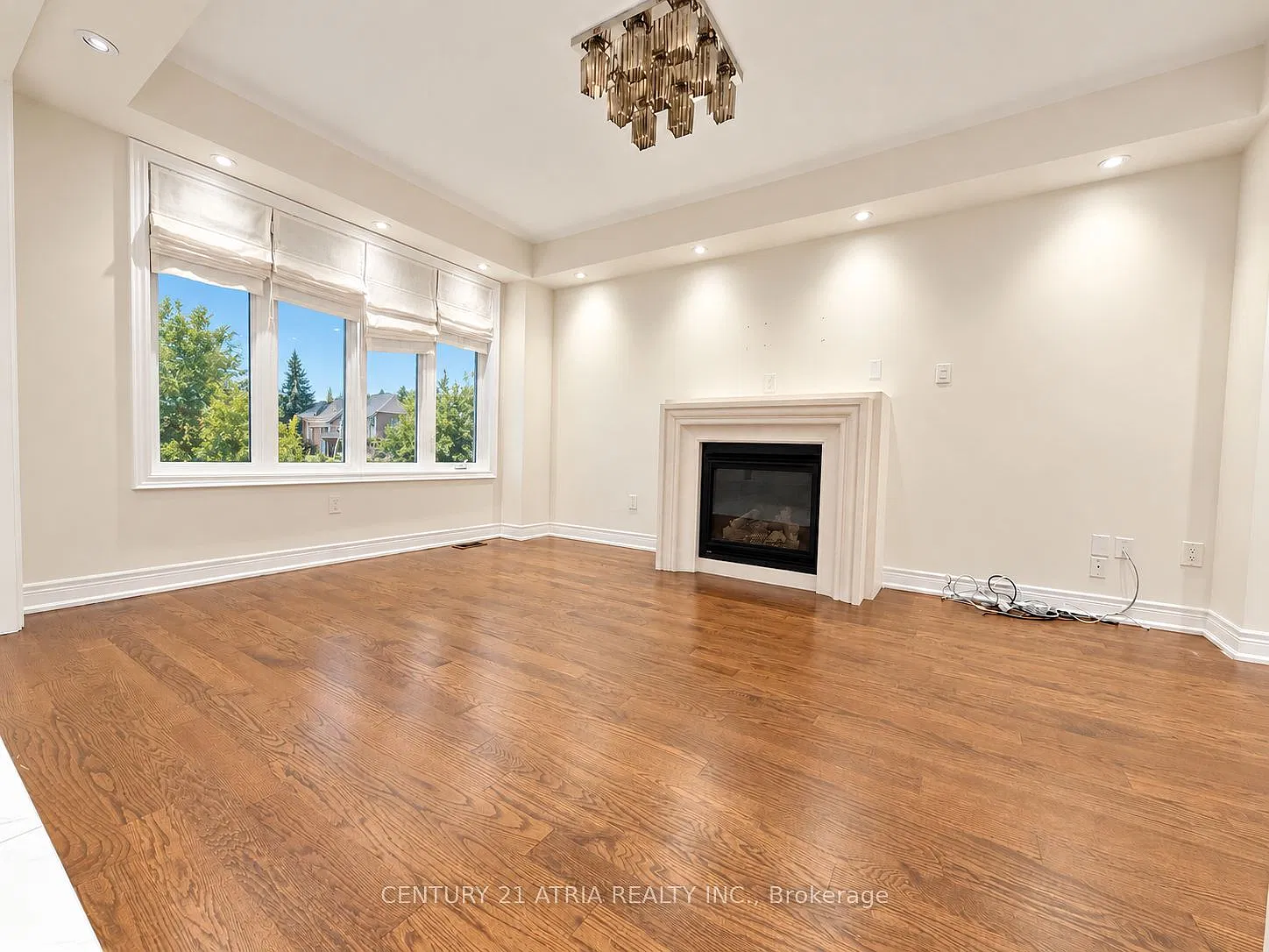 4 bed, $3,550 — Photo 2
