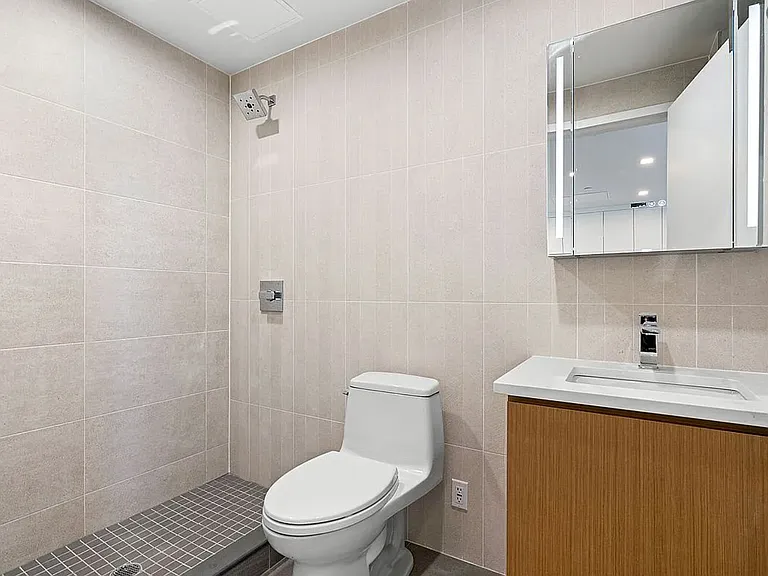 2286 Cropsey Ave #16H — Photo 10