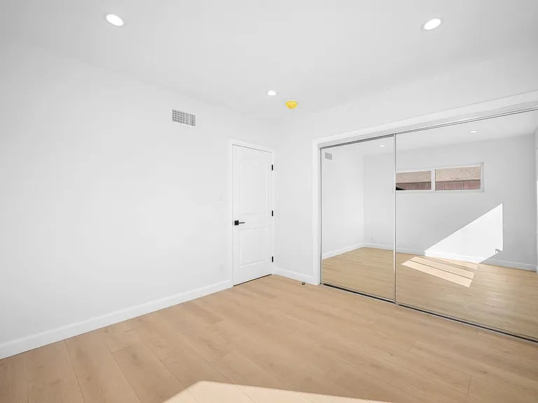 10657 Knapp St — Photo 23