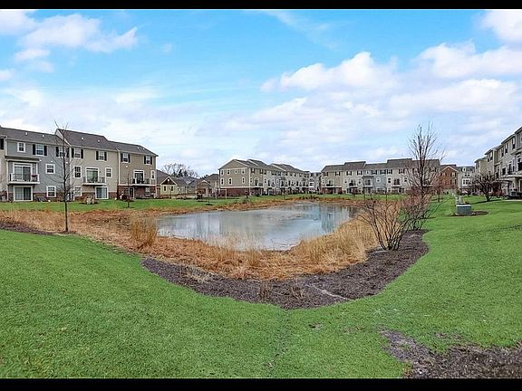4th image of 15 Margaret Dr