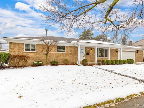 783 S Rosedale Ct, Grosse Pointe Woods, MI 48236