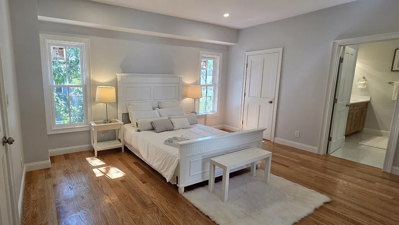 4 bed, 2.5 bath, $5,995 — Photo 4