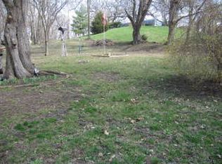 3905 W Ayrlawn Dr, Saint Joseph, MO 64503