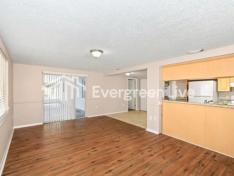 7731 Seashore Dr — Photo 4