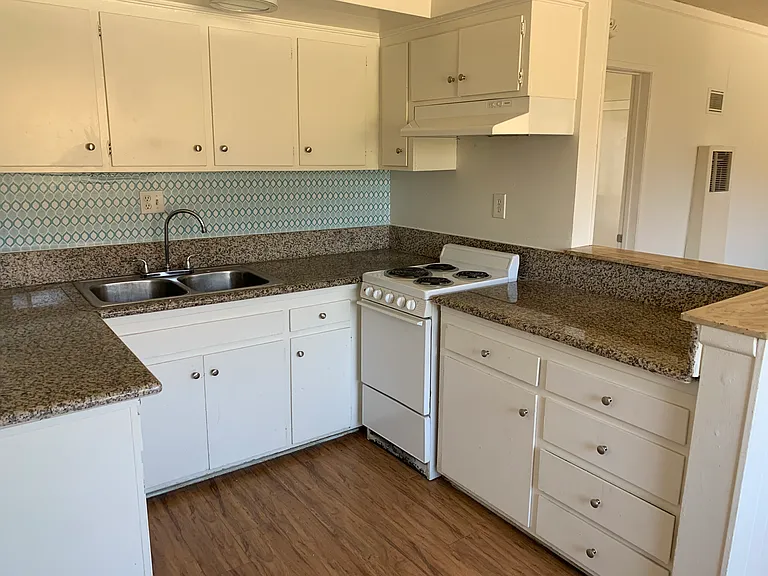 12862 Galway St #18 — Photo 15