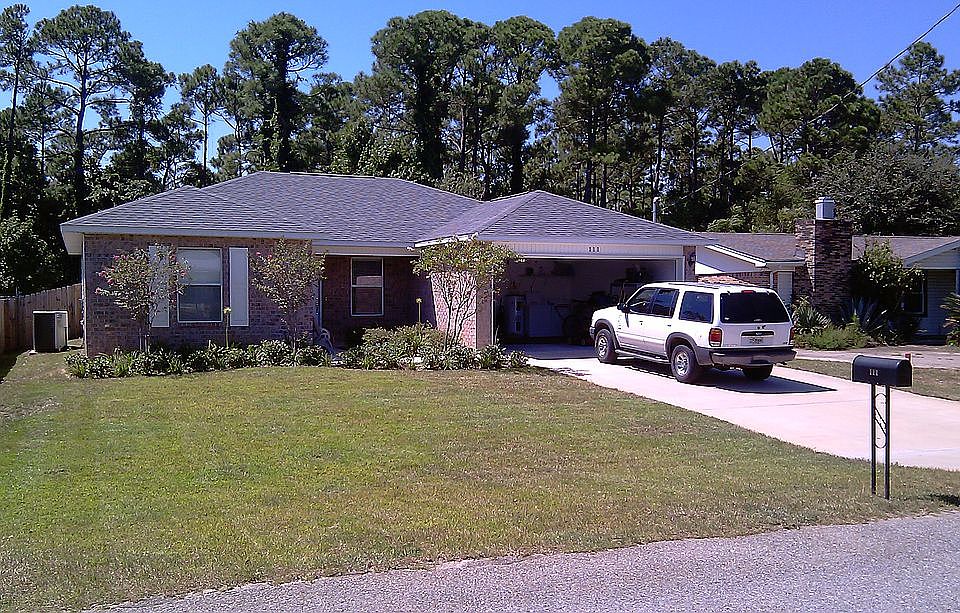 1st image of 111 Green Dr