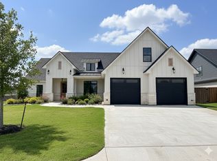 2033 Nichole Blvd, Pottsboro, TX 75076