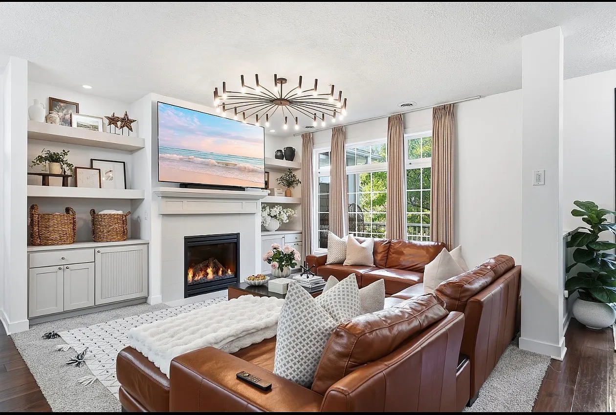 3 bed, 3.5 bath, 2196 sqft, $3,000 — Photo 2