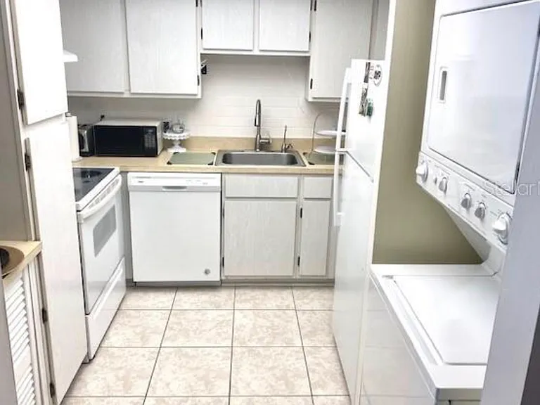 619 Midway Dr #B — Photo 11