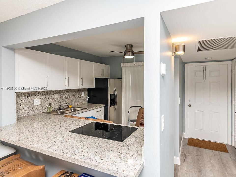 2nd image of 2200 Park Ln APT 209