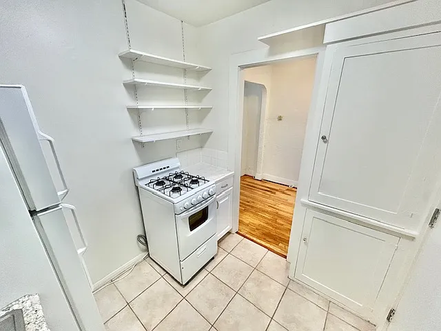 4451 1/2 Kansas St — Photo 11