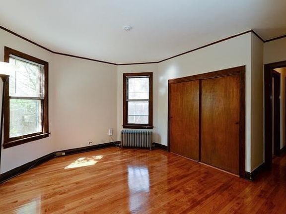 5th image of 3906 N Albany Ave #1