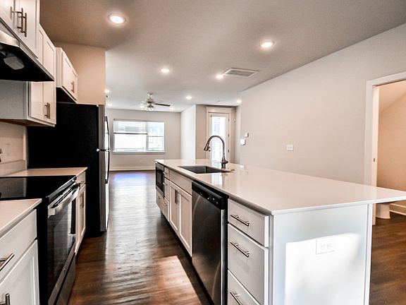 4th image of 707 N Whitham Ave #1
