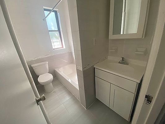 4th image of 2850 Barker Ave #T42