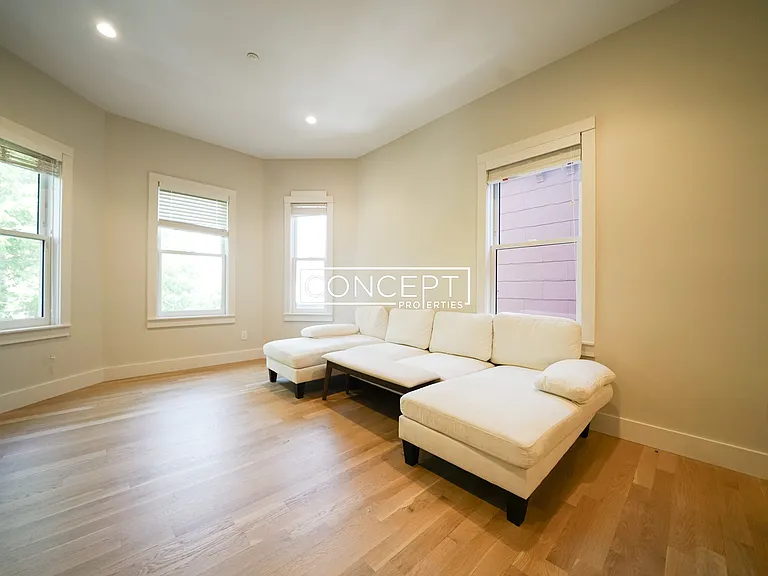 56-58 John F Kennedy St #4 — Photo 12