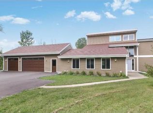 5620 Garden Dr, Woodbury, MN 55129