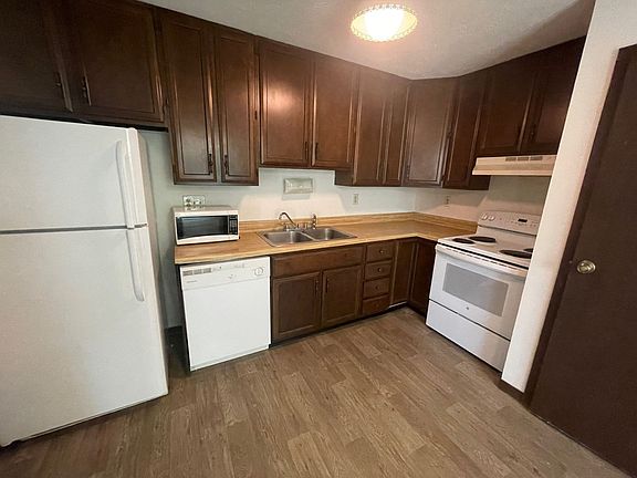 5th image of 60 Ironwood Ct #B