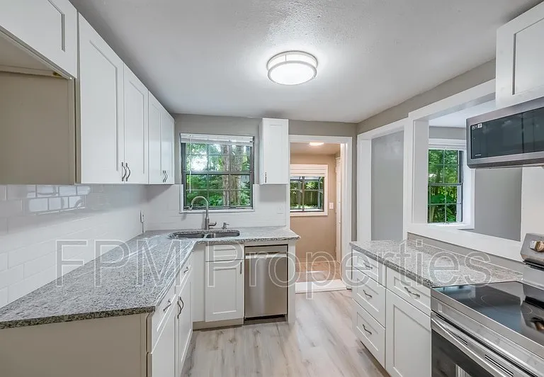 7832 Newton Rd — Photo 18