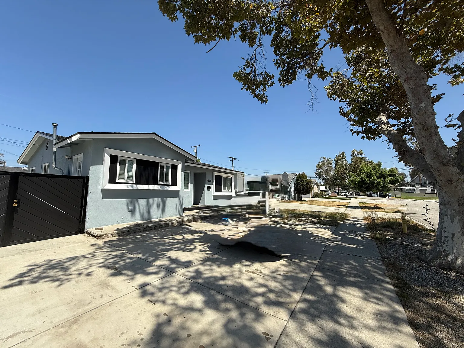 5 bed, 3.5 bath, $1,050 — Photo 1