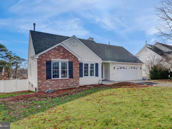389 Yeoman Rd, Manahawkin, NJ 08050