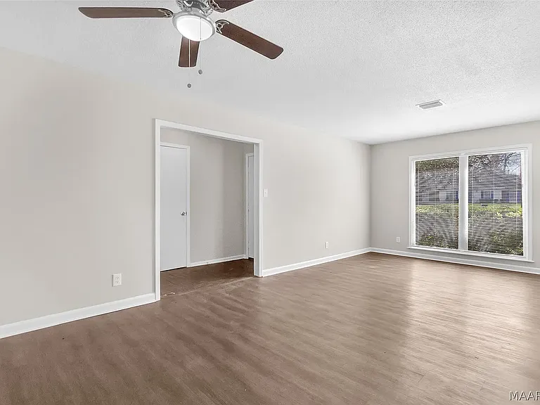 6125 Greta Pl — Photo 12