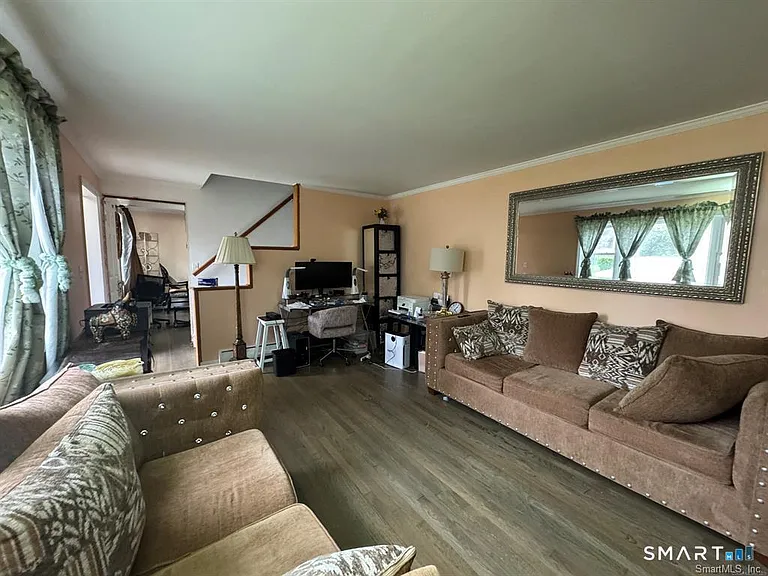 165 Greenfield Dr — Photo 16