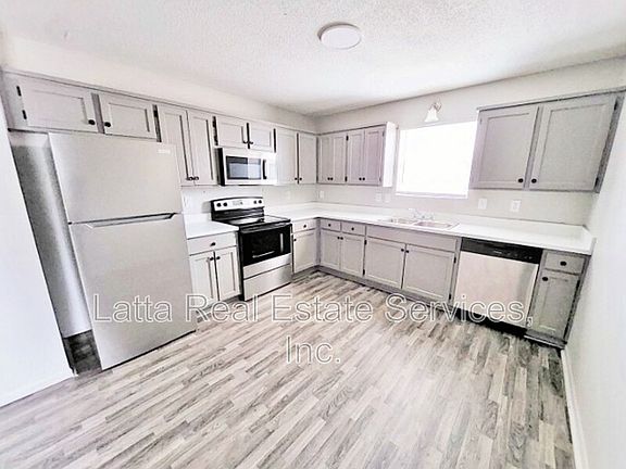 5th image of 304 W Broadway St #A