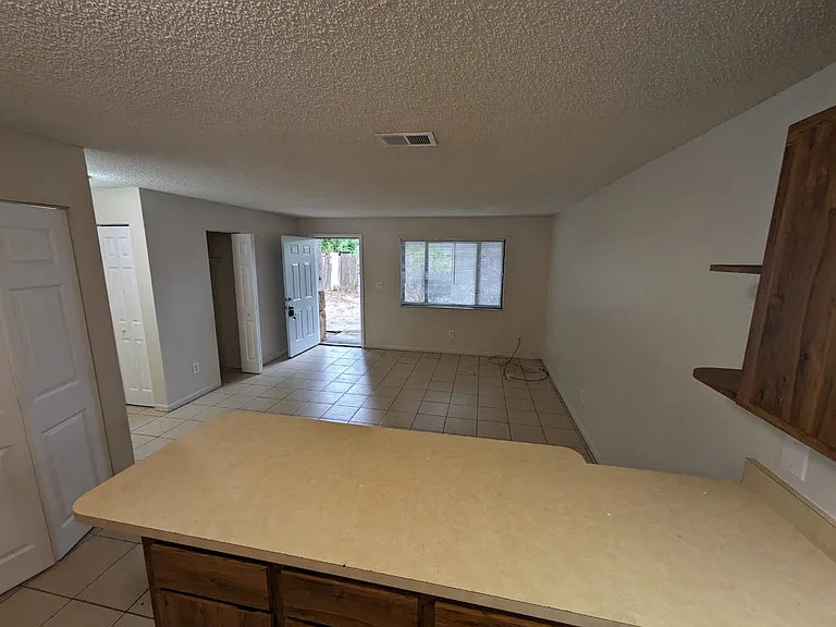3720 NE 41st St #C — Photo 5