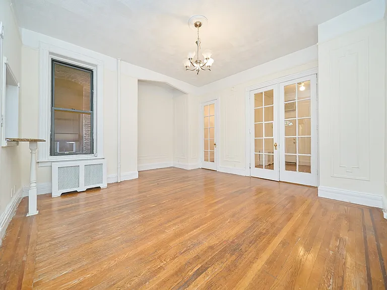 414 E 89th St #1R — Photo 6