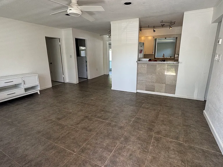 340 Caruso Pl — Photo 2