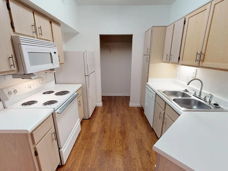The Whittington Apartments — Photo 92