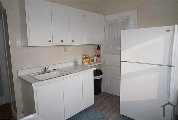 1 bed, $1,050 — Photo 4