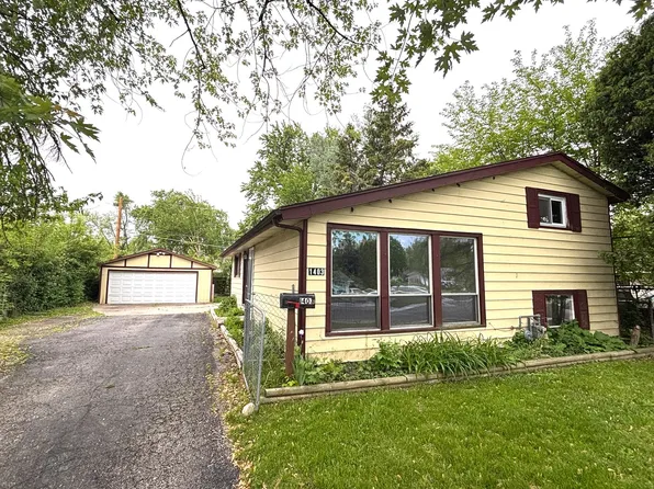 1403 Kings Rd, Carpentersville, IL 60110